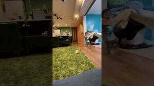 いきなり進撃の巨人化する息子笑👶😂😂 #Shorts funny attack on titan💥😂😂