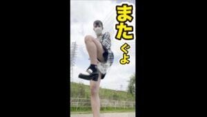 通行人にスカートの中見られた #shorts #tiktok #進撃の巨人