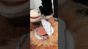 ワニのスリッパを進撃の巨人の車力の巨人と顎の巨人に改造してみた！#aot#ピークフィンガー#ポルコガリアード